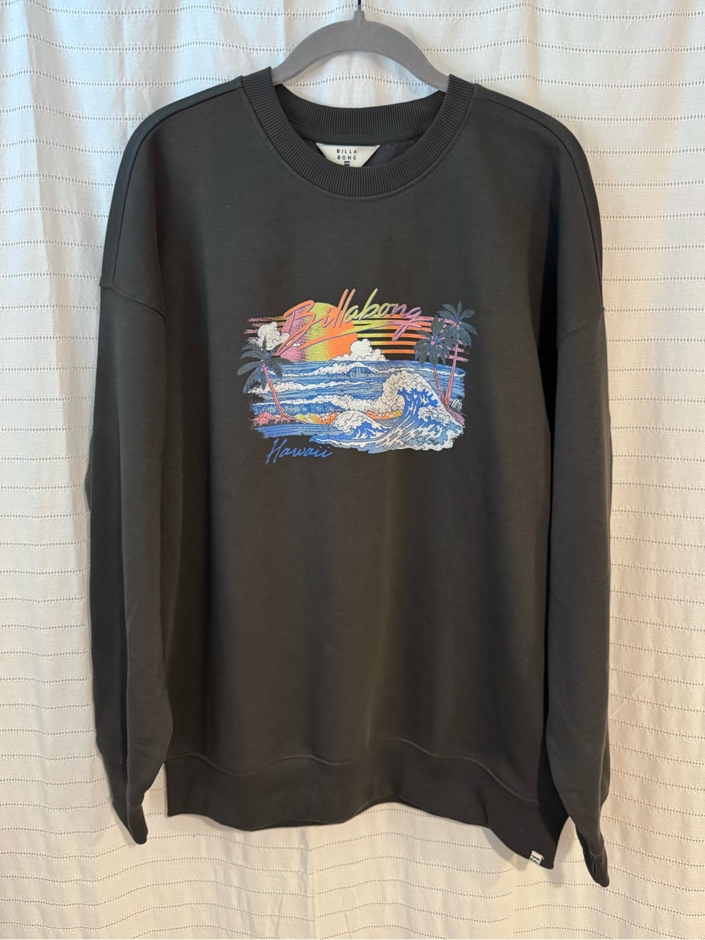 Billabong Hawaii Washed Black (Gray) Graphic Crewneck Sweatshirt Size Medium